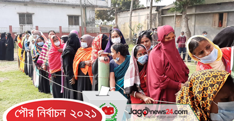 চুনারুঘাটে উৎসাহ নিয়ে ভোট দিচ্ছেন নারীরা