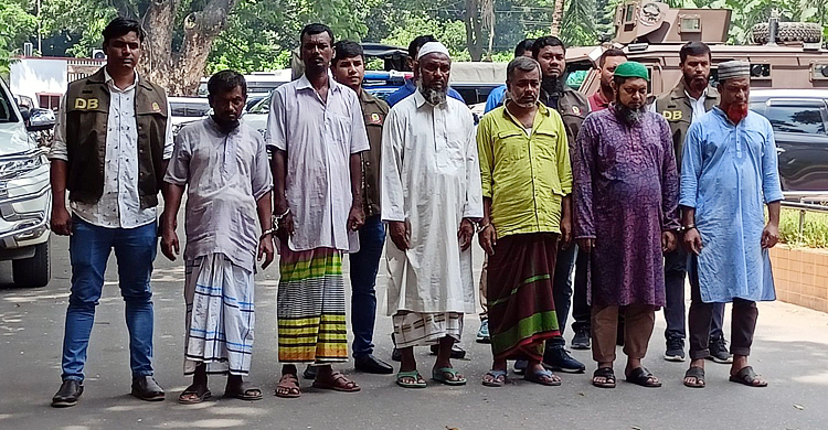 ৫০ বছরে ৫০০ চুরি