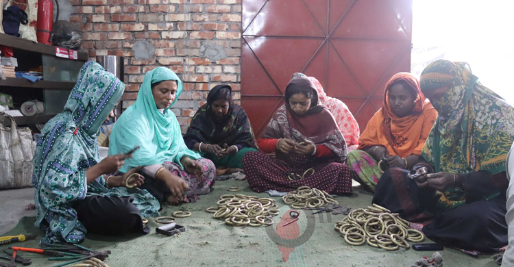 পিতলের চুড়িতে মাসে আয় কোটি টাকা