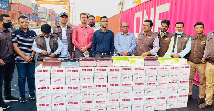 কাগজ আমদানির ঘোষণা দিয়ে অর্ধকোটি সিগারেট আমদানি