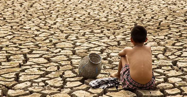 ৭ গুণ বেশি বৈরী আবহাওয়ার ঝুঁকিতে বর্তমান শিশুরা