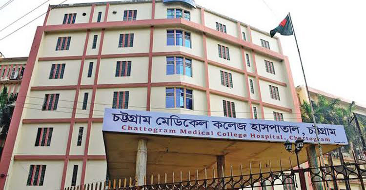 চট্টগ্রামে অটোরিকশা-মোটরসাইকেল সংঘর্ষে প্রাণ গেলো তরুণের