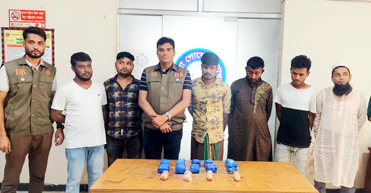 ভাড়ায়চালিত গাড়ির নিচে বক্সে মিললো ১৯ হাজার ইয়াবা, গ্রেফতার ৬