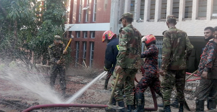 জেলা পরিষদের নির্মাণাধীন পার্কিংশেড ধসে ২ শ্রমিকের মৃত্যু