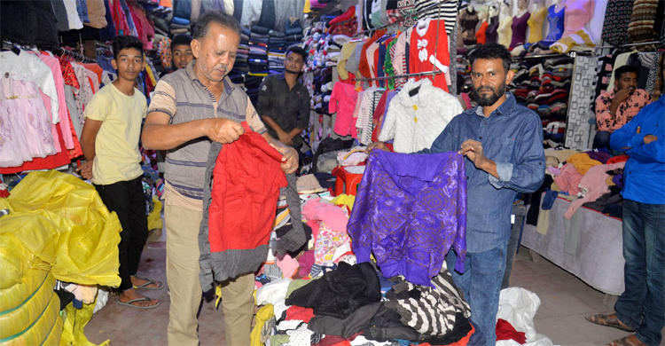 মৃদু শৈত্যপ্রবাহে কাঁপছে যশোর