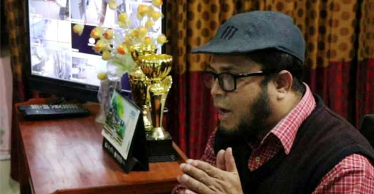 ফেসবুকে ছাত্রীদের হেনস্তা : ক্ষমা চেয়েও পার পেলেন না সেই শিক্ষক