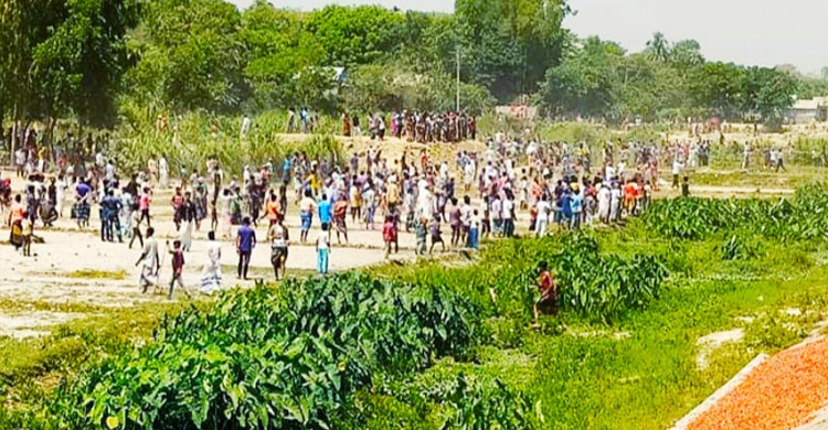 নাম ধরে গালি দেয়ায় তুলকালাম