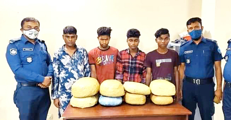 কুমিল্লায় গাঁজাসহ ৪ মাদক ব্যবসায়ী গ্রেফতার