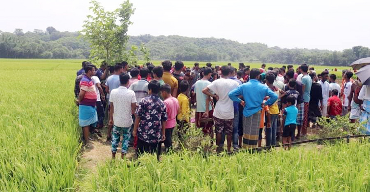 লালমাই পাহাড়ের নিচ থেকে নারীর রক্তাক্ত মরদেহ উদ্ধার