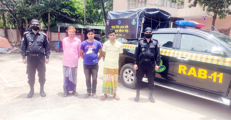 কুমিল্লায় ৭ লাখ টাকার ইয়াবাসহ আটক ৩