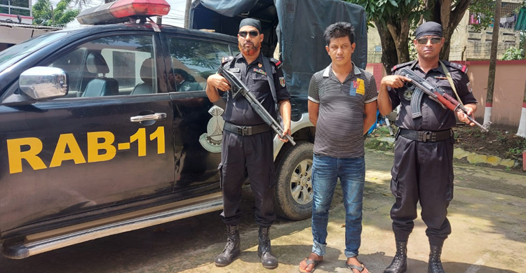 কুমিল্লায় বিদেশি পিস্তল-গুলিসহ যুবক গ্রেফতার