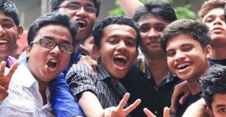 কুমিল্লায় মেয়েদের পেছনে ফেলেছে ছেলেরা