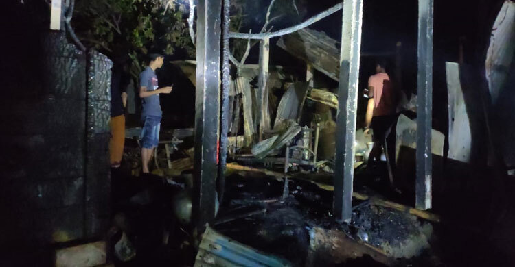 বসতঘরে অগ্নিকাণ্ডে মা-মেয়ে নিহত