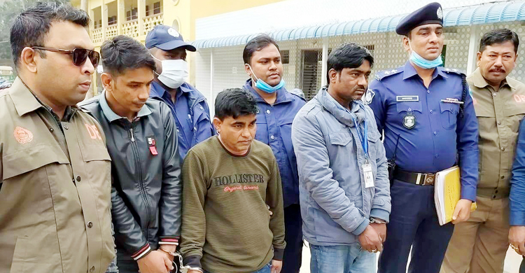 সাংবাদিক ছদ্মবেশে ডাকাতি, গ্রেফতার ৩