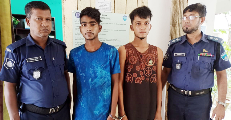 কুমিল্লায় অটোরিকশাচালক হত্যায় দুই যুবক গ্রেফতার