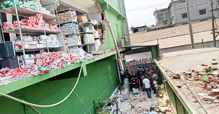 কুমিল্লায় কারখানায় বিস্ফোরণ : জেলা প্রশাসনের তদন্ত কমিটি