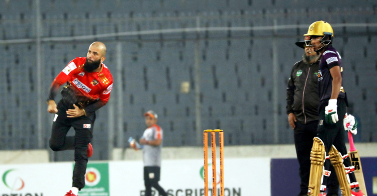 মান বাঁচিয়ে চট্টগ্রামকে চ্যালেঞ্জিং স্কোর এনে দিলেন মিরাজ-আকবর