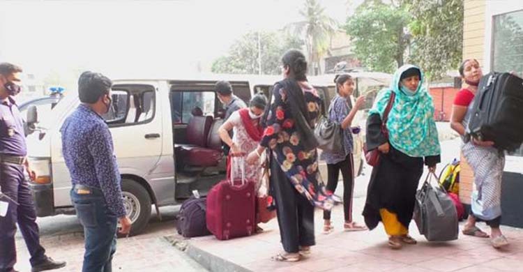 বেনাপোলে কোয়ারেন্টাইন থেকে বাড়ি ফিরলেন ১০৫ জন