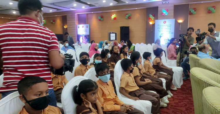 ৩য় শ্রেণির শিক্ষার্থী শামীমা বললো, টিকা নিতে ভয় পাচ্ছি না