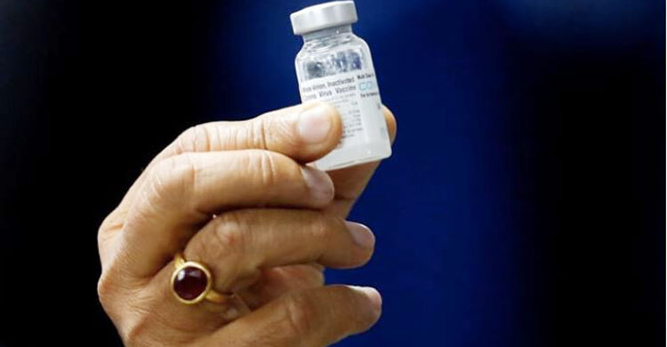 Brazil aims to buy 30 million COVID-19 vaccine doses from Russia, India