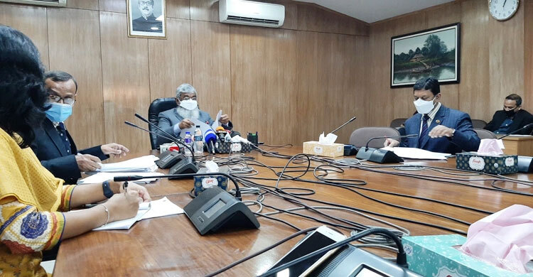 People aged over 40 years to be vaccinated: Health Minister