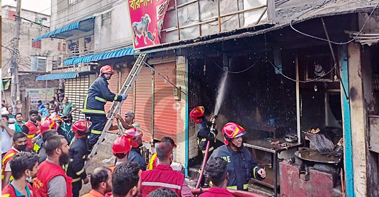 চকবাজারে অগ্নিকাণ্ড: মামলার প্রতিবেদন ১৩ সেপ্টেম্বর