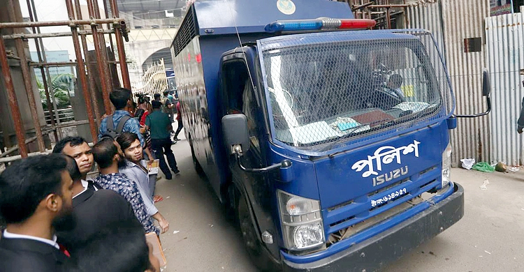জঙ্গি ছিনতাই: এবার হাজতখানার ডিউটি বণ্টনকারী কনস্টেবল বরখাস্ত