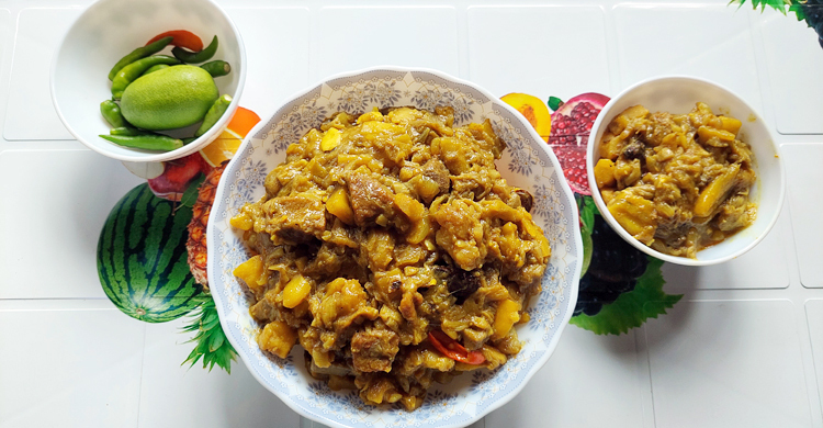 কাঁচা কাঁঠাল দিয়ে গরুর মাংস রাঁধবেন যেভাবে