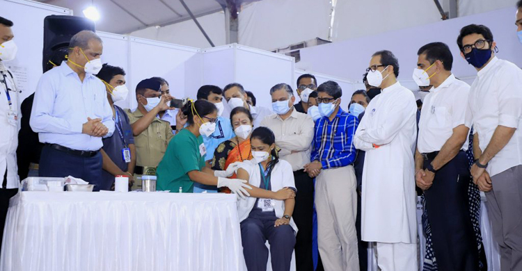 মহারাষ্ট্রে শুরুর দিনেই বন্ধ হলো করোনা টিকাদান
