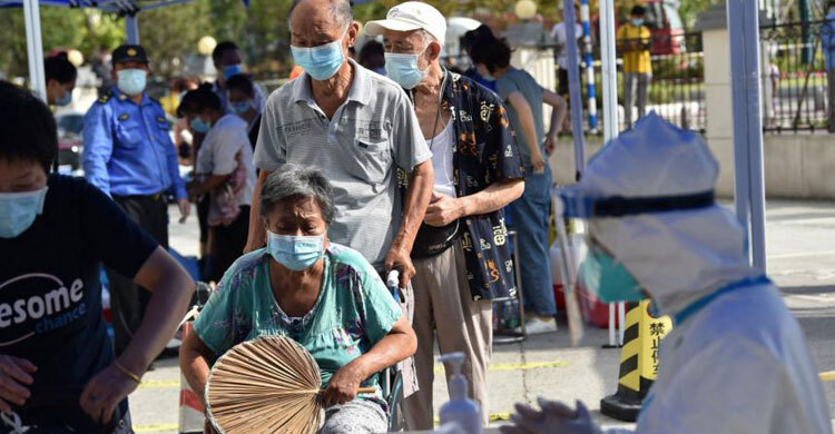 China reports no new local Covid-19 cases for first time since July