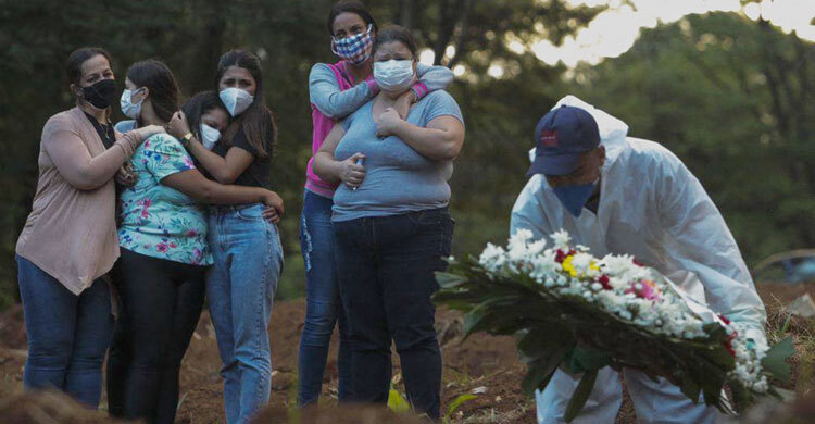 Covid: Brazil has more than 4,000 deaths in 24 hours for first time