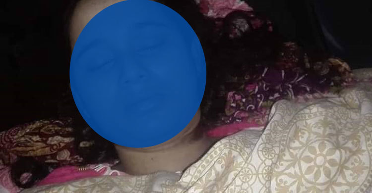 গৃহবধূর মরদেহ ফেলে স্বর্ণালংকার নিয়ে উধাও শ্বশুরবাড়ির লোকজন!