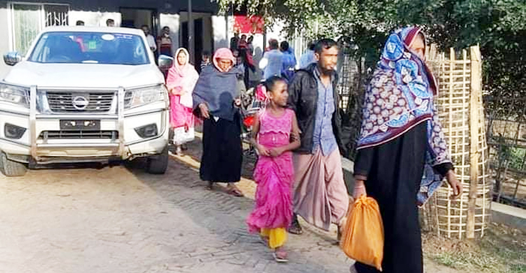 ভাসানচরে রোহিঙ্গাদের স্বেচ্ছায় যাত্রা শুরু