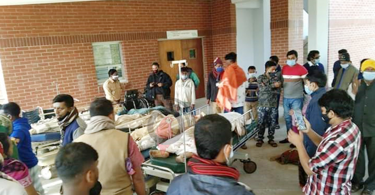 বাবার শ্রাদ্ধ শেষে ফেরার পথে লাশ হলেন চার ভাই