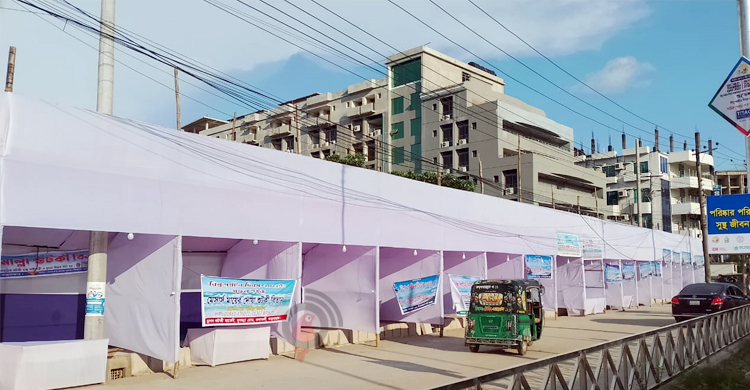 ঢাকঢোল পিটিয়ে সৈকতে বিশাল মেলার আয়োজন, নেই পর্যটকের সাড়া