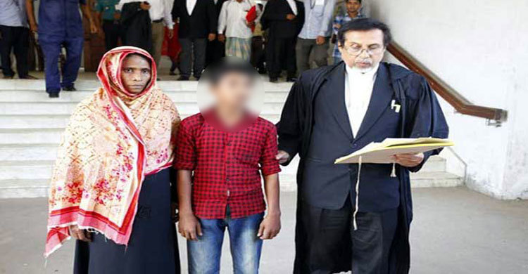 ছোট ভাইকে আসামি সাজিয়ে জামিন নিয়ে সপরিবারে উধাও