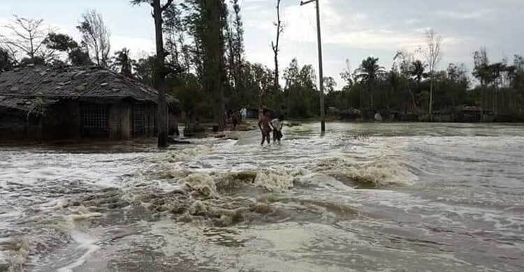 ঘূর্ণিঝড় ‘ইয়াস’ ও পূর্ণিমার প্রভাবে কক্সবাজারের উপকূল প্লাবিত