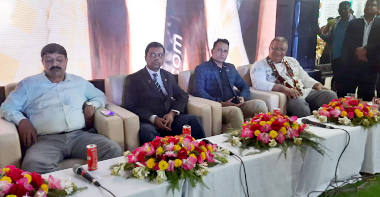 উড়ন্ত রেস্তোরাঁয় বসা যাবে এক ঘণ্টা, খরচ ৪ হাজার