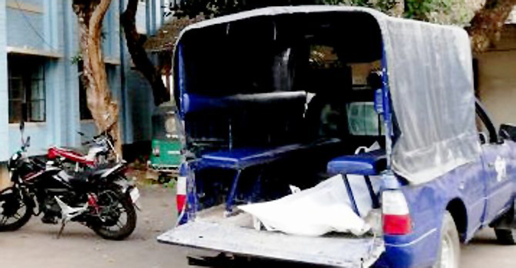 ছেলেকে ছুরিকাঘাতে হত্যা করলেন বাবা