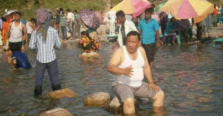 চলন্ত বাসে ঘুমন্ত অবস্থায় বিমান বাহিনীর সাবেক কর্মকর্তার মৃত্যু