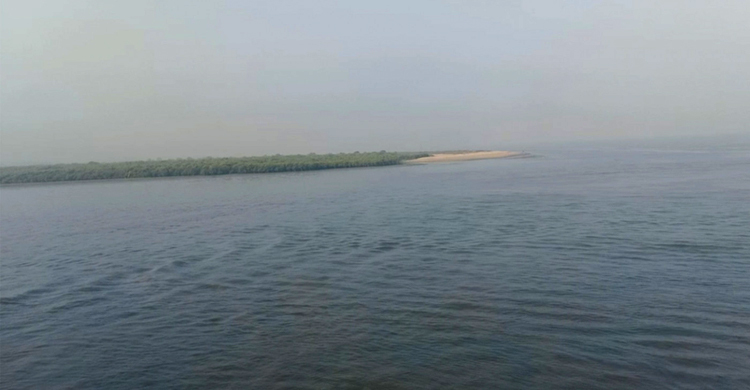 সোনাদিয়া চ্যানেলে স্পিডবোট উল্টে প্রাণ গেল যুবকের