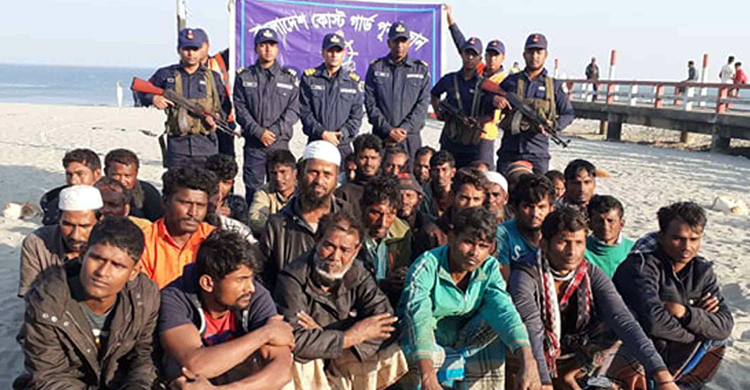 ১০ দিন সাগরে ভেসে ট্রলার মিয়ানমারে