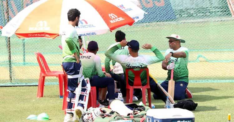 বাংলাদেশ দলে একজনের অভিষেক
