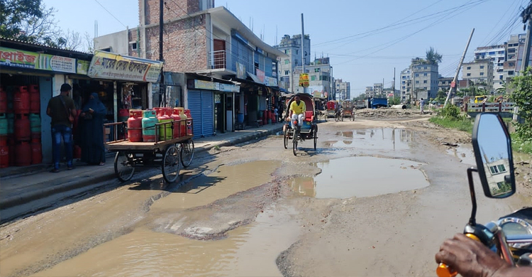 দেড় বছরেই বেহাল ১০ কোটি টাকার সড়ক