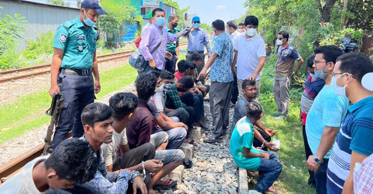 চট্টগ্রামে মাদকবিরোধী অভিযানে ১২ জনের জেল-জরিমানা