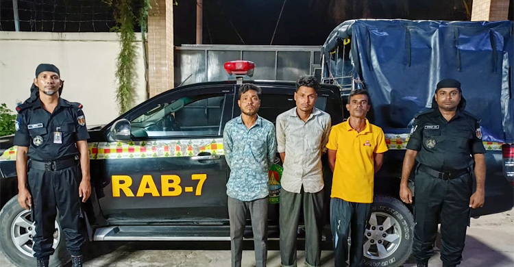 চট্টগ্রামে ১৬০০ এলপিজি সিলিন্ডারসহ গ্রেফতার ৩