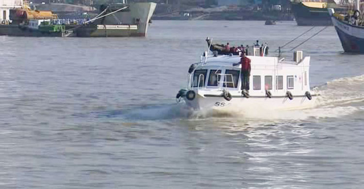 কর্ণফুলীতে চালু হলো ওয়াটার বাস