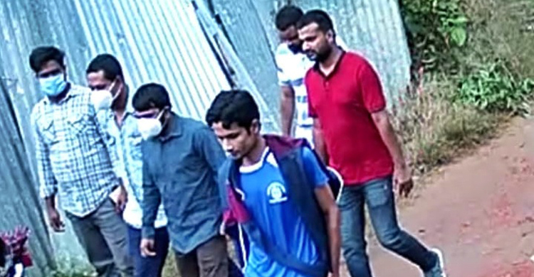 চবিতে চাঁদা না পেয়ে নির্মাণকাজ বন্ধ করলেন সাবেক ছাত্রলীগ নেতারা