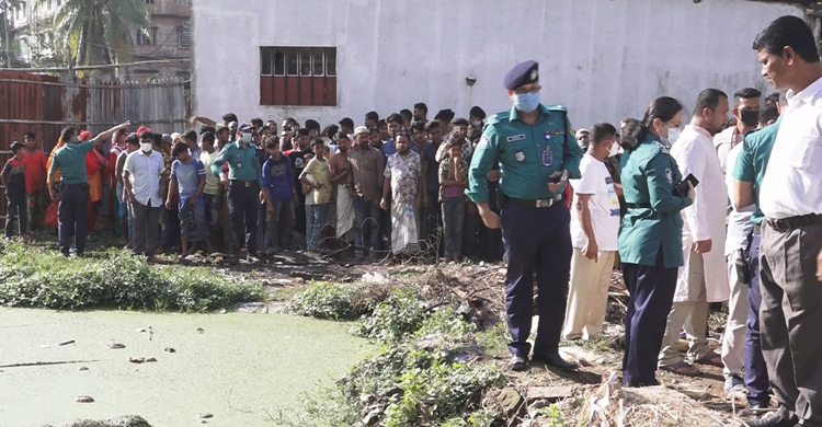 চট্টগ্রামে পুকুর থেকে শিশুর অর্ধগলিত মরদেহ উদ্ধার
