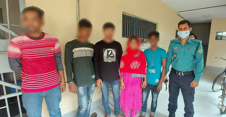চট্টগ্রামে ছিনতাইকারী চক্রের ১৩ সদস্য গ্রেফতার